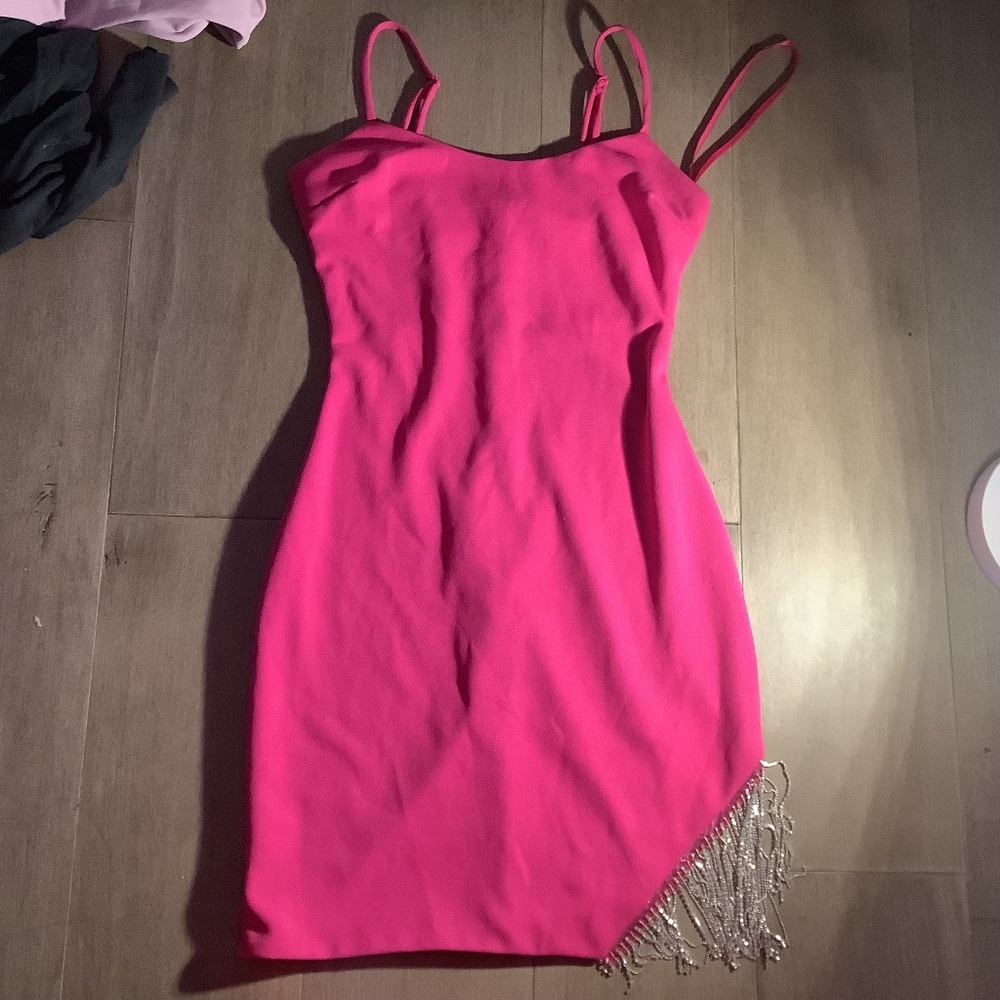 Pink/Red Classy Fitting dress.